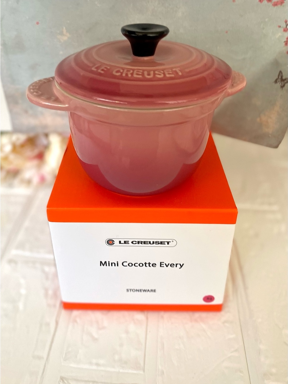 New Le Creuset Stoneware Cocotte Rose Quartz - Picture 3 of 5
